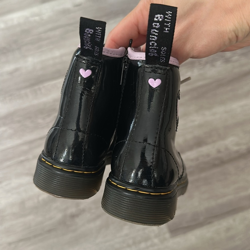 SOLD | Dr. Martens 1460 Toddler Shimmer Heart Lace Up Boots Black Size 10 - Picture 7 of 12